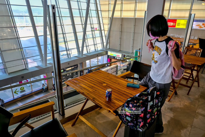 旭川機場休息區,接駁巴士,免稅店