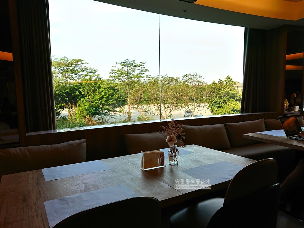 桃園機場飯店|城市商旅CitySuites 桃園航空館-過境休息旅館飯店推薦,看職棒,機捷大園站A15 47 桃園機場過境旅疃推薦,青埔飯店住宿飯店推薦,大園飯店,海霸王飯店