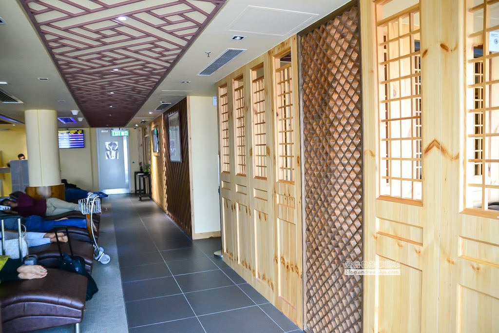 香港機場過夜休息,香港機場免費休息室,香港國際機場睡覺休息區