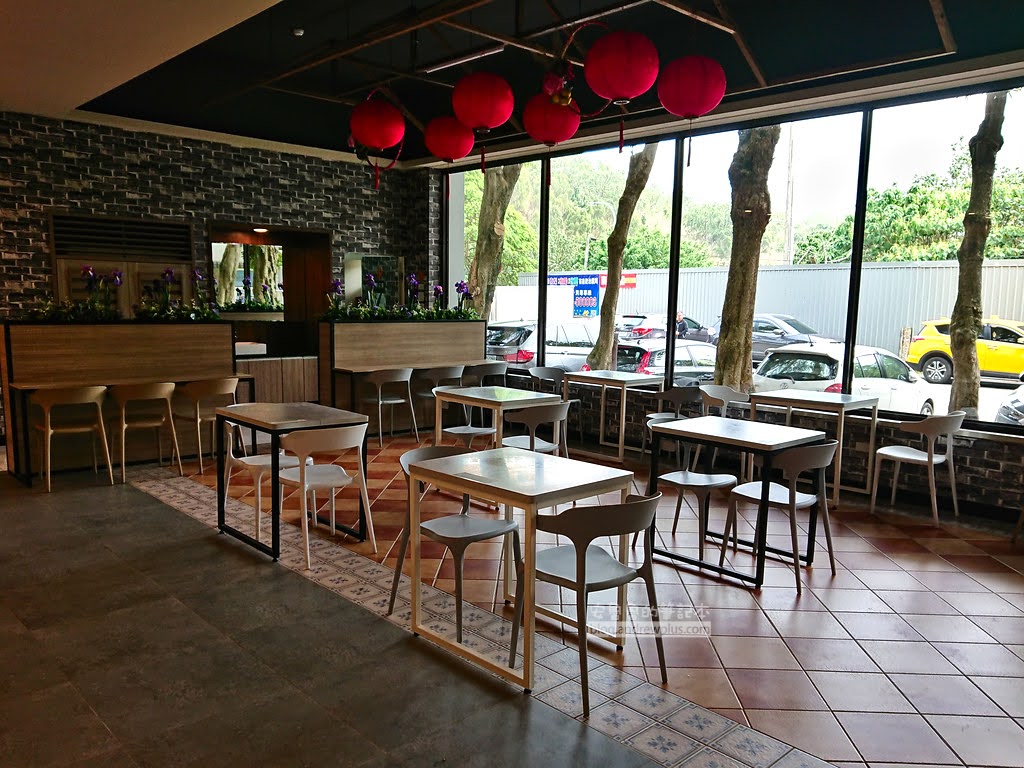 苗栗景點 中山高休息站 三義車亭服務區 樂禵咖啡,便利商店,美食街和寬敞舒適休息區 16 苗栗三義景點,推薦中山高休息站,三義車亭服務區