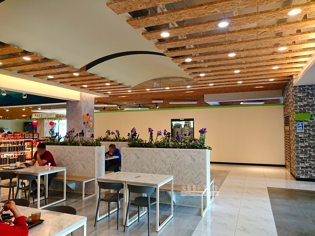 苗栗景點 中山高休息站 三義車亭服務區 樂禵咖啡,便利商店,美食街和寬敞舒適休息區 17 苗栗三義景點,推薦中山高休息站,三義車亭服務區