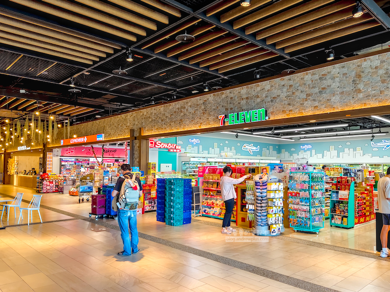 桃園機場第二航廈免費休息 免費淋浴,充電插座,WIFI過夜睡覺 10 桃園機場第二航廈免費休息區,桃園機場過夜睡覺修息,二航廈休息區,