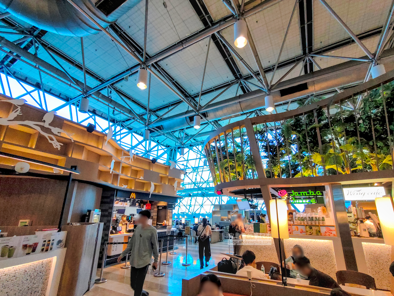 桃園機場第二航廈免費休息 免費淋浴,充電插座,WIFI過夜睡覺 44 桃園機場第二航廈免費休息區,桃園機場過夜睡覺修息,二航廈休息區,