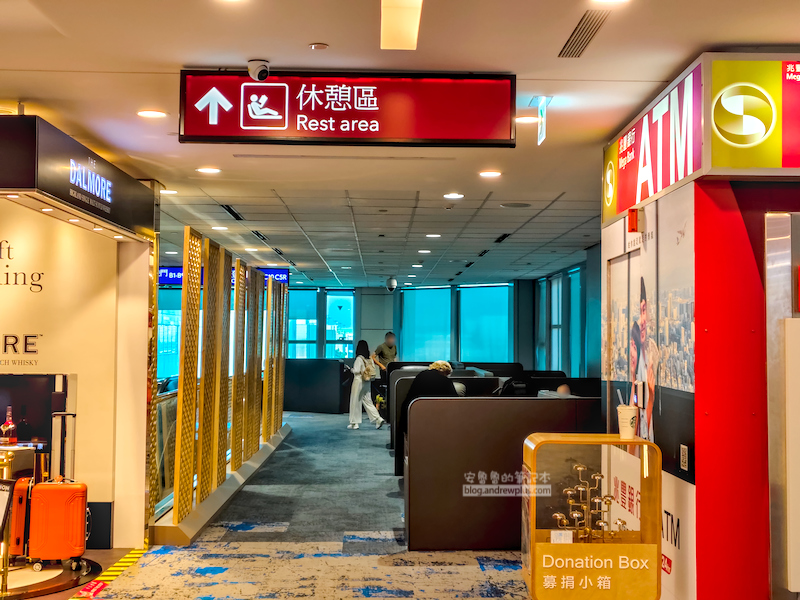 桃園機場第二航廈免費休息 免費淋浴,充電插座,WIFI過夜睡覺 25 桃園機場 第二航廈免費休息區,桃園機場過夜睡覺修息,二航廈休息區,