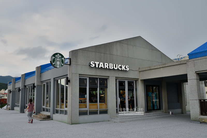 星巴克福隆觀海門市 夕陽美景 福隆海水浴場彩虹橋,拍照打卡景點 | 北海岸景觀咖啡廳, Starbucks Fulong