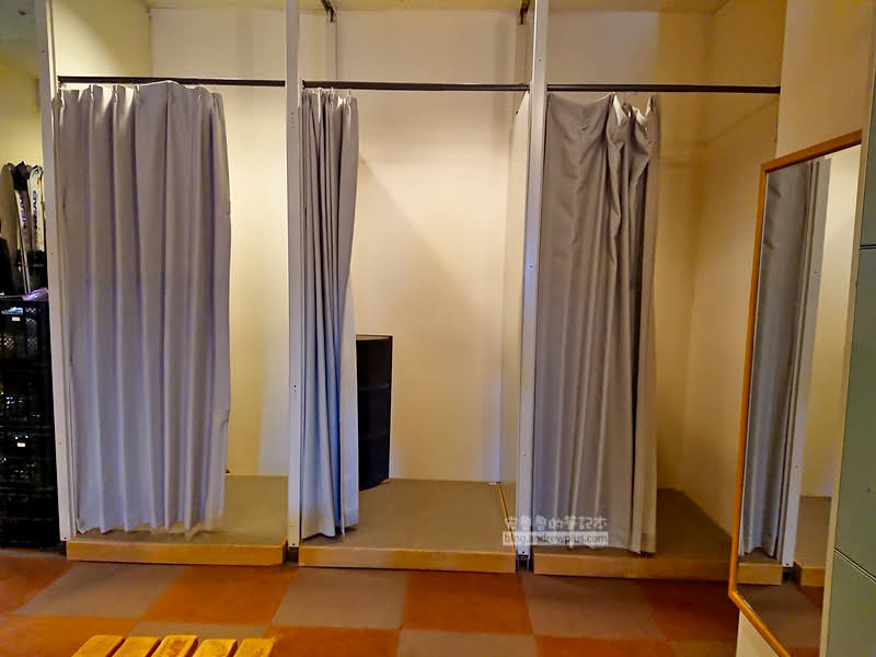 喜樂樂滑雪場更衣室