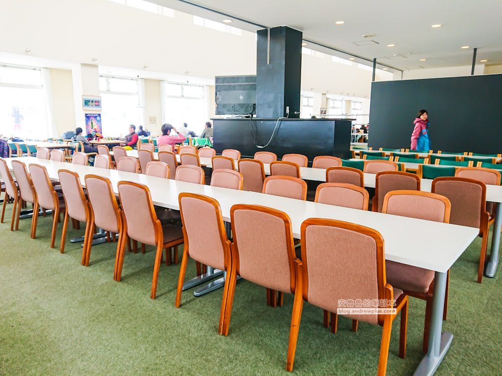 諾恩水上滑雪場 美食餐廳, Troll 座位很多