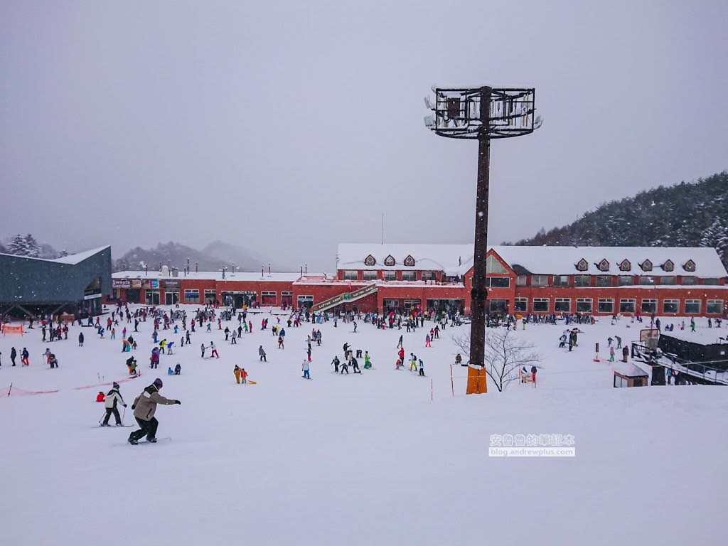 諾恩水上滑雪場, 回到滑雪中心, D,E雪道終點