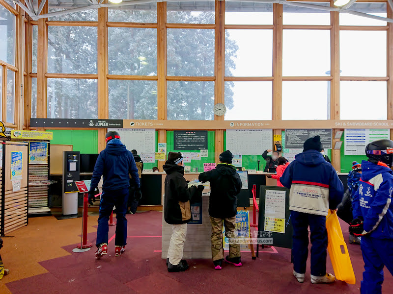 如何購買滑雪場纜車票