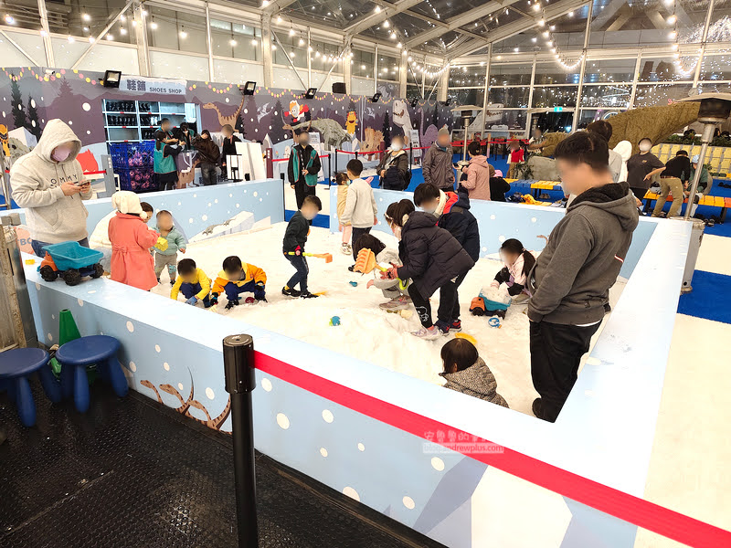 中國信託溜冰 預約 2025-26場次,免費冰鞋借用|中國信託金融園區戶外滑冰場 32 chinatrust skate 0020 - 中國信託溜冰