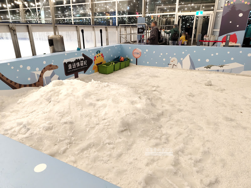 中國信託溜冰 預約 2025-26場次,免費冰鞋借用|中國信託金融園區戶外滑冰場 30 chinatrust skate 0025 - 中國信託溜冰