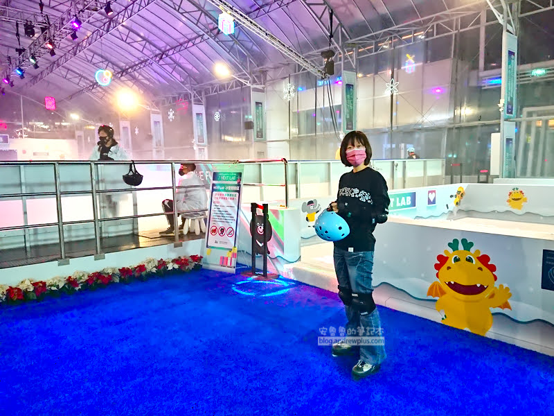 中國信託溜冰 預約 2025-26場次,免費冰鞋借用|中國信託金融園區戶外滑冰場 35 中國信託金融園區戶外滑冰場,中國信託溜冰,點燃生命之火公益活動