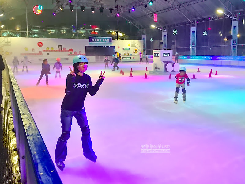 中國信託溜冰 預約 2025-26場次,免費冰鞋借用|中國信託金融園區戶外滑冰場 40 中國信託金融園區戶外滑冰場,中國信託溜冰,點燃生命之火公益活動