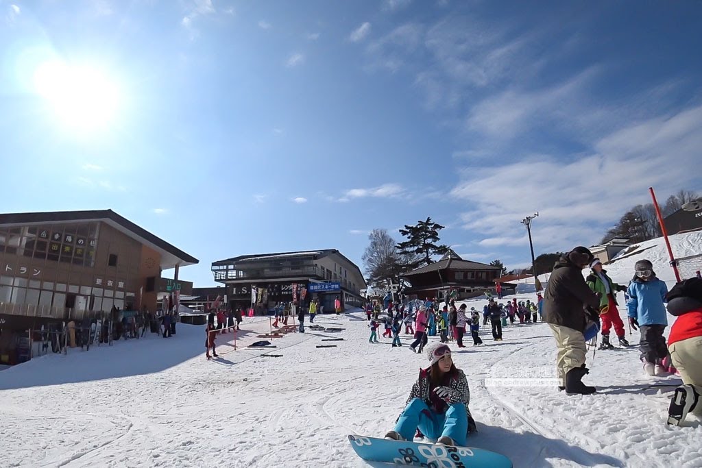 豬苗代滑雪場 滑雪道, 滑雪中心前初學者雪道排隊