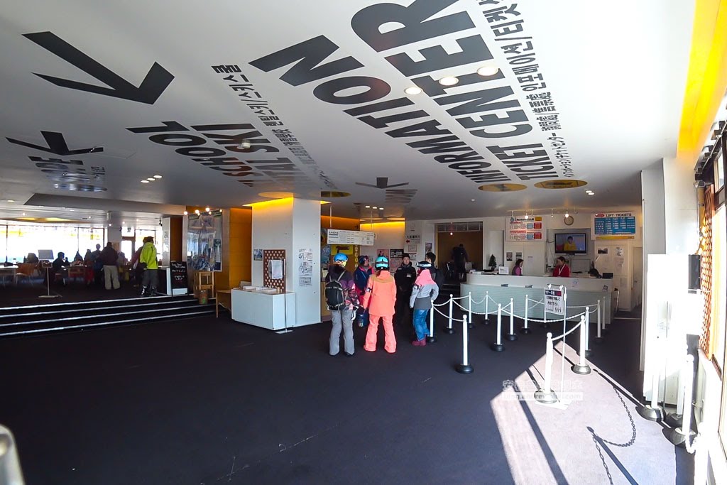 豬苗代滑雪場, 滑雪中心內部環境