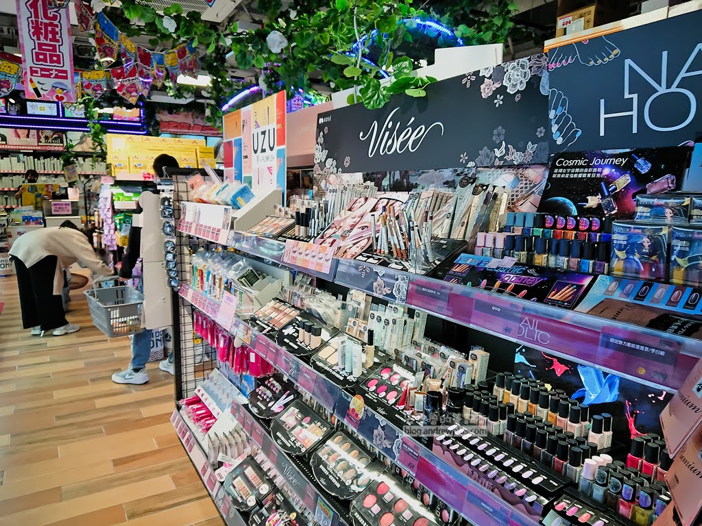 DON DON DONKI 西門町唐吉軻德:必買,樓層介紹,彩妝,麝香葡萄,驚安商品 7 西門町唐吉軻德,唐吉軻德台灣,dondondonki