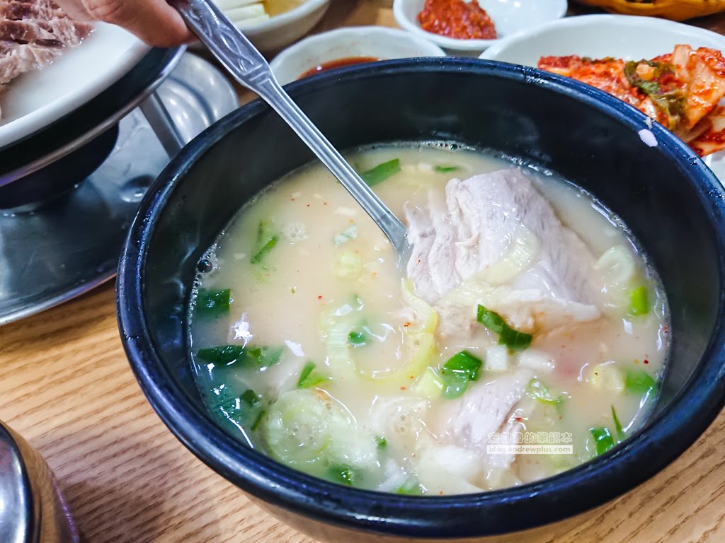 釜山必吃美食,雙胞胎豬肉湯飯,釜山好吃,大淵站美食