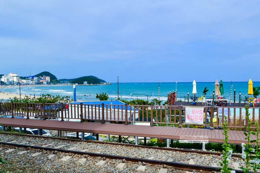 尾浦鐵路,釜山必玩景點,青沙浦紅白燈塔,松亭海水浴場