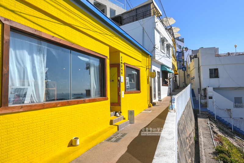 白淺灘文化村,貓貓藝術品店，可以參觀購買文青小物