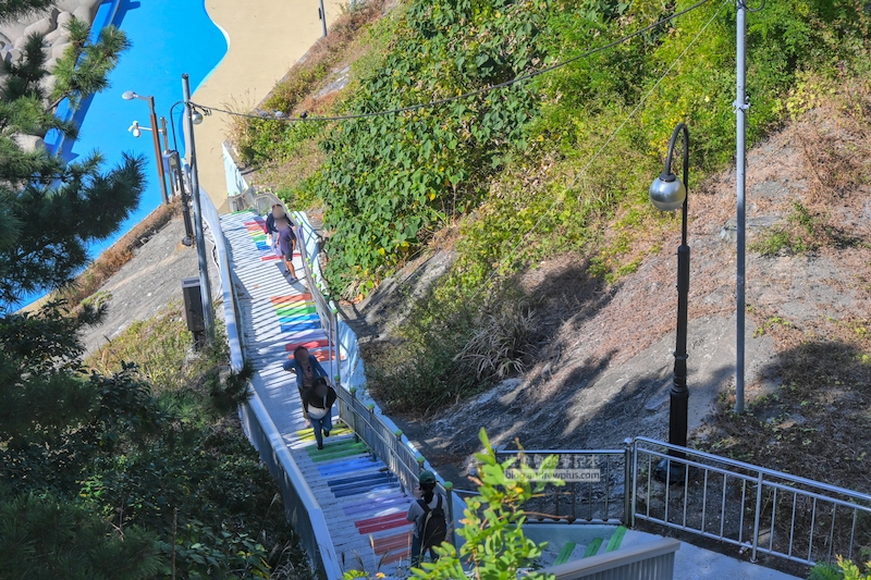 白淺灘文化村,彩虹階梯是必須來拍照打卡的景點