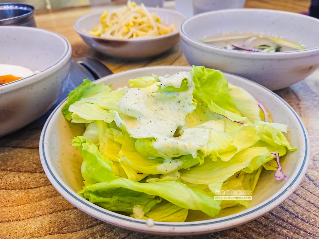 釜山必吃美食,辣炒章魚拌飯,善良章魚