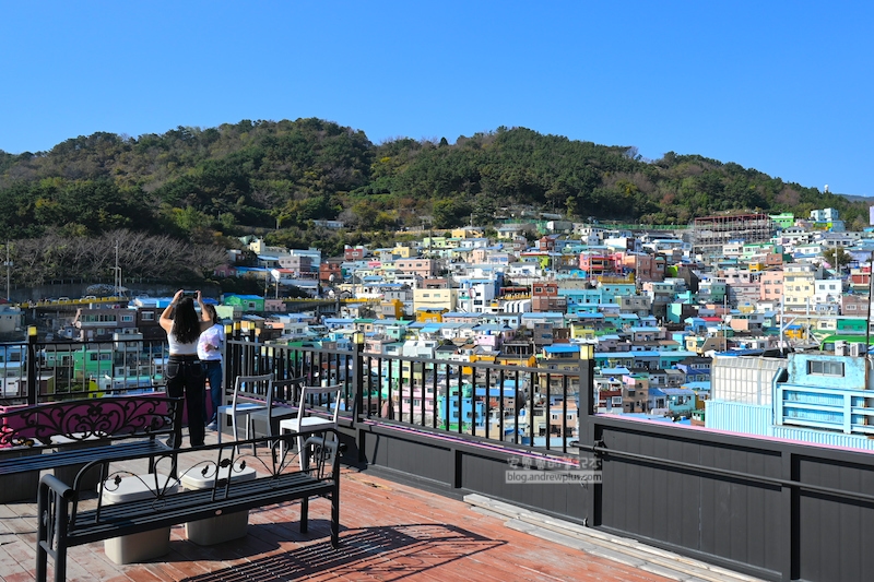 甘川咖啡廳 coffee it house, 頂樓欣賞甘川洞文化村