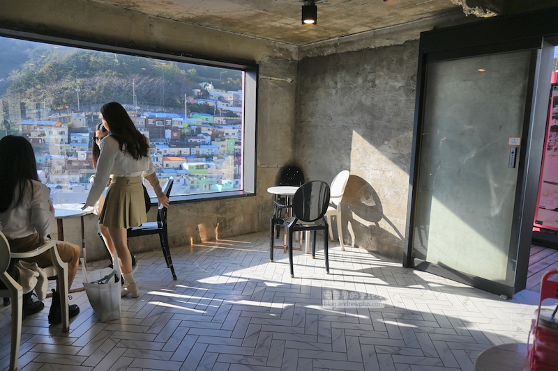 甘川咖啡廳 coffee it house, 大落地窗欣賞美景