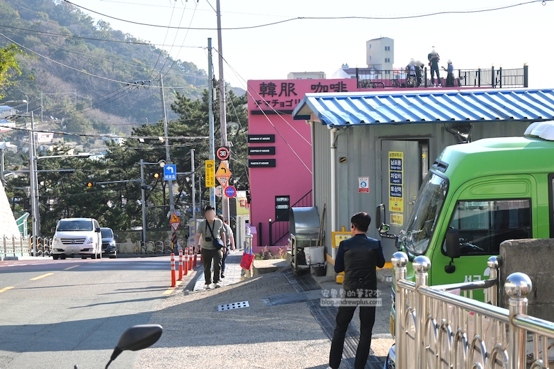 甘川洞咖啡廳 coffee it house,距離甘川文化村約100公尺