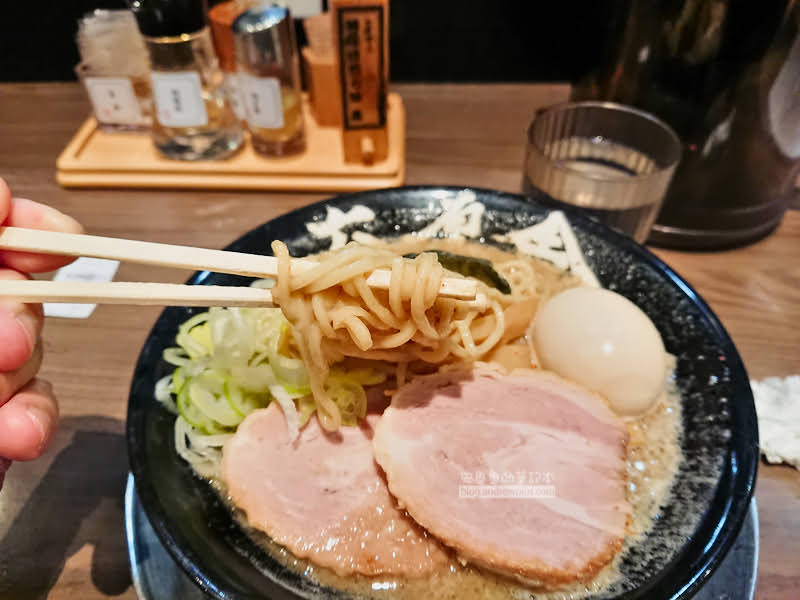 東京拉麵推薦,東京美食推薦,晴空塔必吃,六厘舍拉麵