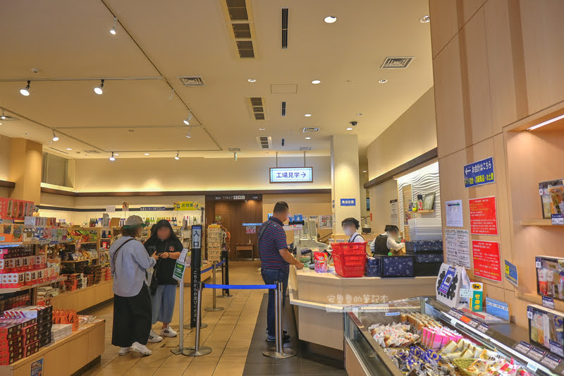 北海道美食 | かま栄:小樽魚板店百年老店,必吃魚漿麵包捲,小樽必吃 - KAMA榮 13 伴手禮,小樽魚板,kama榮,かま栄