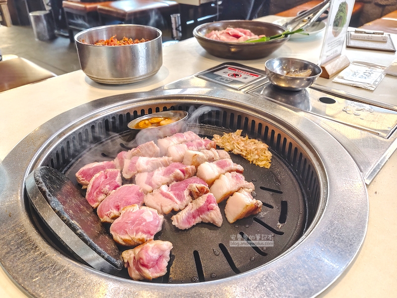 味贊王鹽烤肉, 排煙裝置很給力,油煙馬上吸乾淨