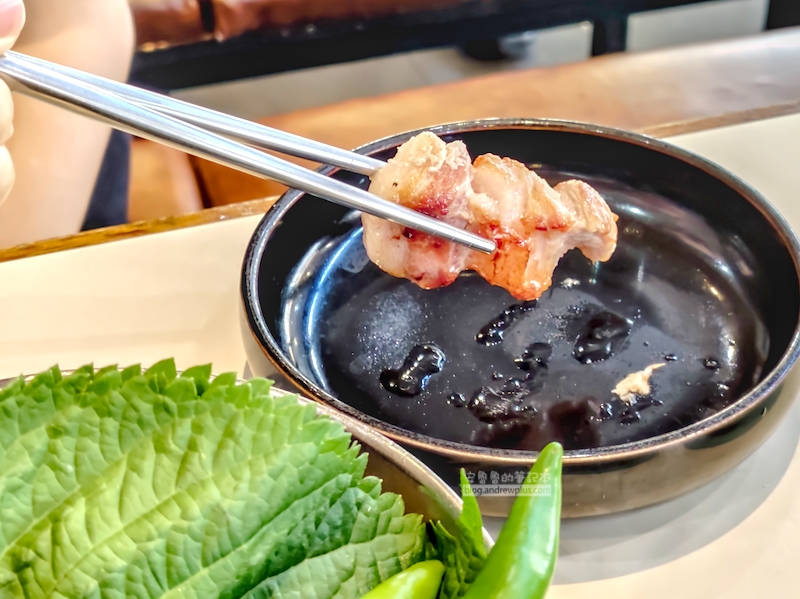 味贊王鹽烤肉, 黃金豬五花肉厚切3.5公分,吃起來口感超棒