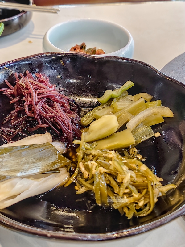 味贊王鹽烤肉, 加上各種配菜吃烤肉超過癮
