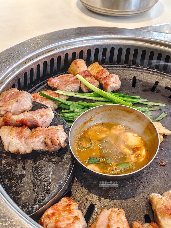味贊王鹽烤肉, 特調醬料的滋味迷人