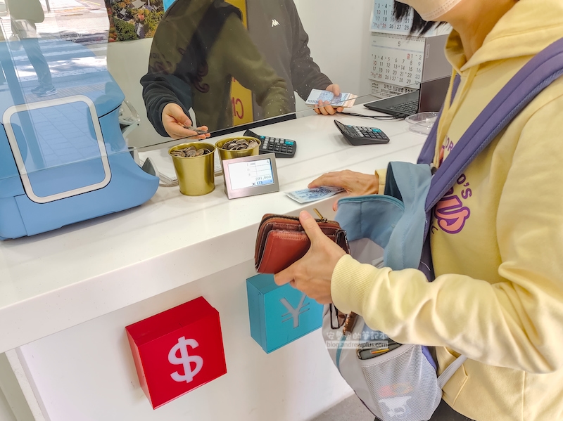 釜山換錢所完整攻略:西面站 2 大換錢所比較,Monex Box、那英換錢所(老奶奶換錢所) 6 釜山換錢,台幣換韓元,美金換韓元