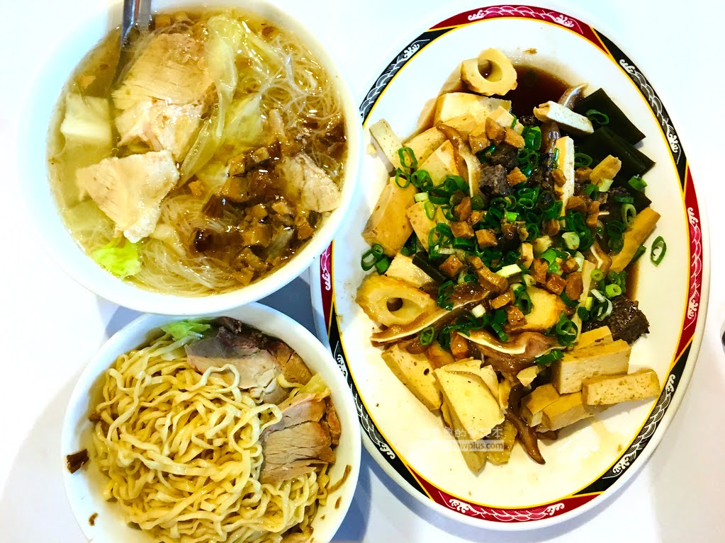台南宵夜推薦|小杜意麵:友愛市場旁70年排隊老店,必點古早味豬油乾意麵與限量骨肉湯,招牌滷味黑白切隨便點都大盤 10 小杜意麵,台南小吃,台南美食