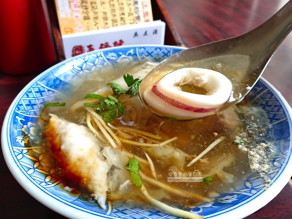 米其林推薦 | 再發號百年肉粽:必點特製八寶肉粽,正宗水煮南部粽,可宅配、來台南玩必吃的在地美食! 10 再發號,小捲吃起來彈牙