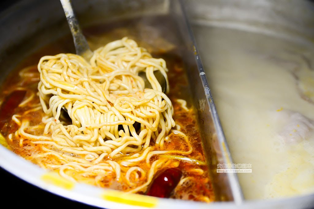 台北美食 | 肉老大頂級肉品涮涮鍋:高品質原塊肉與研發特色湯頭交織的極致CP值火鍋體驗 20 肉老大招牌老餓麵